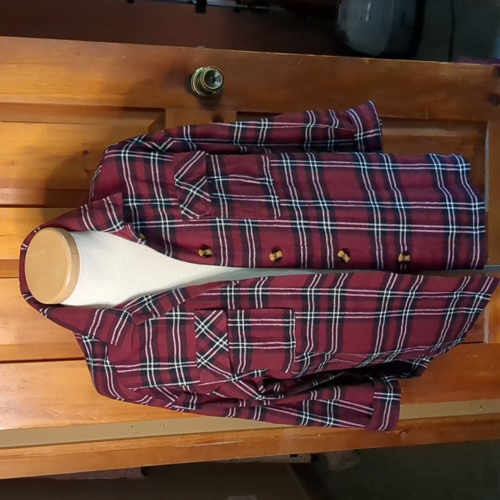 PLAYBOY* Shacket shirt blouse top button front long sleeve plaid pattern 2 pocke